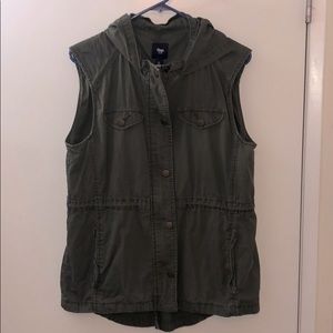 Gap Factory Cargo Vest (Olive)